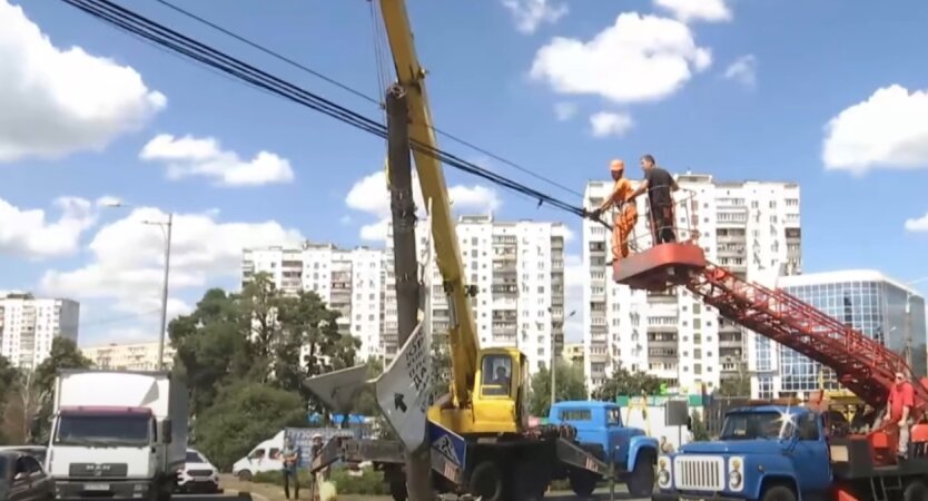 Повреждение линии электропередач, непогода, Украина