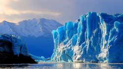 загадочные столбы в Антарктиде