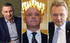 Украинцам показали зарплаты Кличко, Труханова, Садового и других мэров