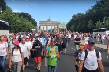 Коронавирус в Германии,Вторая волна коронавируса,Протесты против карантина в Германии