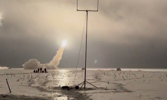 Запуск ракеты "Фламинго"