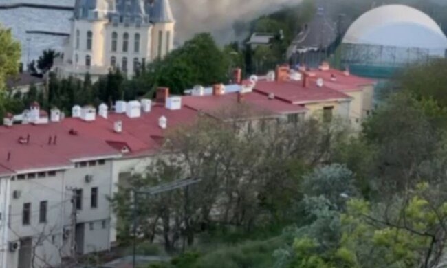 Удар по Одесі 29 квітня: горить "замок Гаррі Поттера"