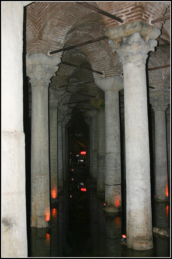 Колонны в Цистерне Базилике