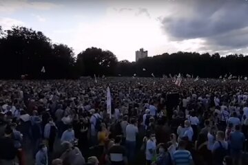 Светлана Тихановская, митинг в Парке Дружбы народов,Люди на площади Бангалор в Минске