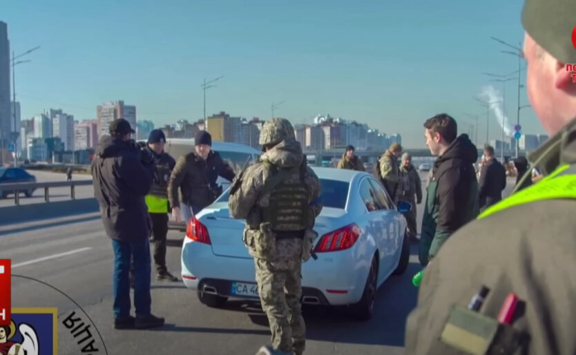 ТЦК та поліції дозволили перевіряти чоловіків на блокпостах на Київщині