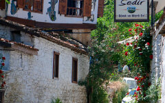 Турецкая деревня с особой энергетикой стала прибежищем для ожидающих конца света