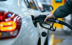 Заправка авто на АЗС