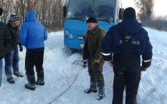 сугробы под Киевом зима