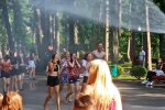 Лето в Харькове 2021 года: люди гуляют в парке имени Горького