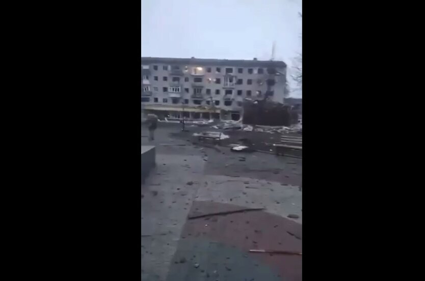 Оккупанты разбомбили Изюм на Харьковщине