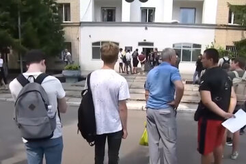 Оновлення даних у ТЦК: чи вручатимуть повістки 17-річним і чи загрожують їм штрафи