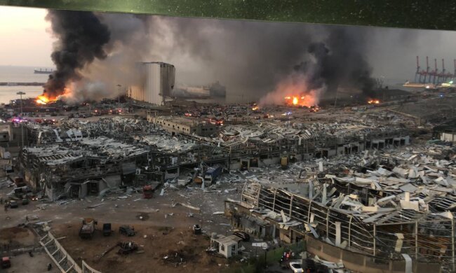 Масштабный взрыв в Бейруте: данные о жертвах и версии происшествия