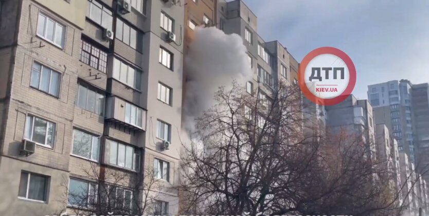 Пожар в многоквартирном доме Киева, парадное помещение, ГСЧС