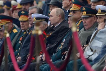 Военный преступник Путин и ряженые "ветераны"