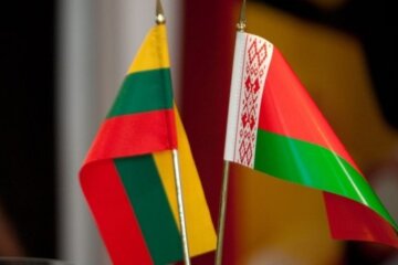Флаги Беларуси и Литвы