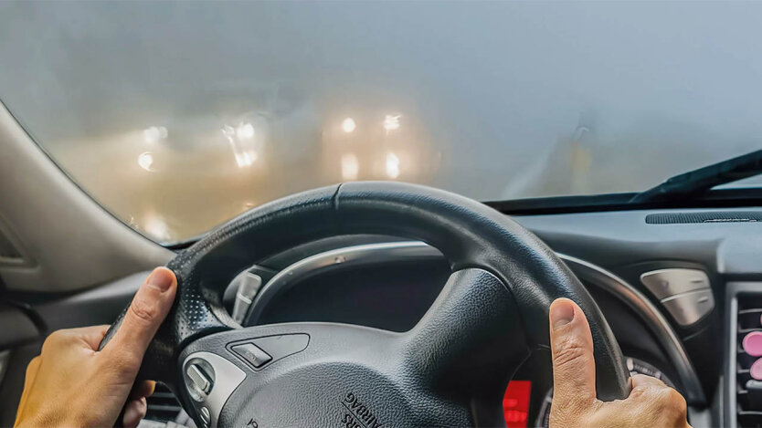 Запітніння вікон в авто