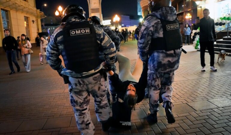 Протесты в России и ОМОН