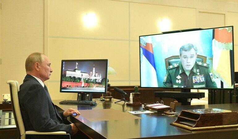 Видеоконференция Путина с начальником Генштаба Вооружённых Сил Герасимовым