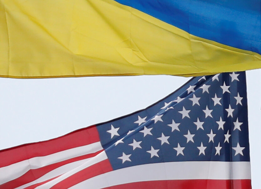 Флаги Украины и США, фото