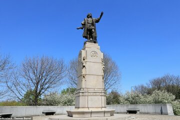 В США снесли памятник Христофору Колумбу