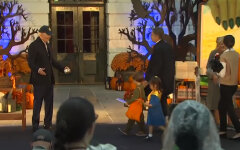 Сын Блинкена пришел на Хэллоуин к Байдену в "костюме Зеленского": видео