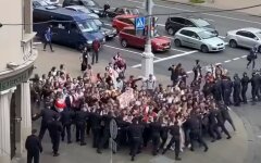 Студенты в Минске прорвали оцепление милиции: видео