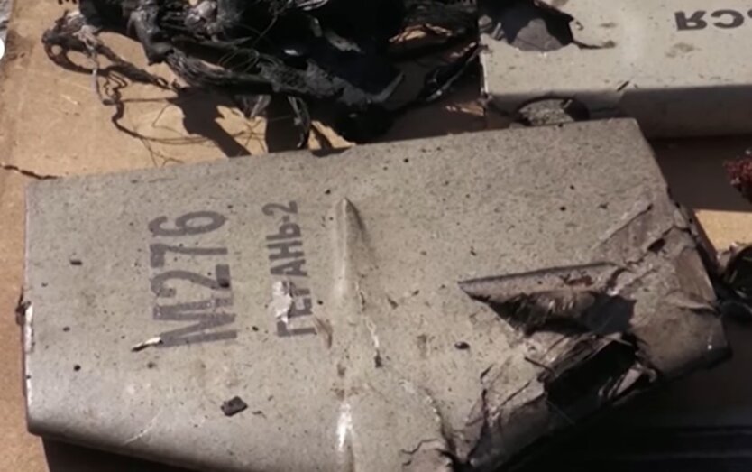 В результате попадания части сбитого беспилотника в многоквартирный дом в Соломенском районе пострадали два человека