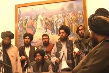 Талибы в президентском дворце в Кабуле