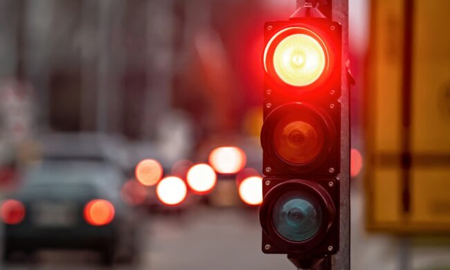 Проїзд на червоний / Фото: cars24.com