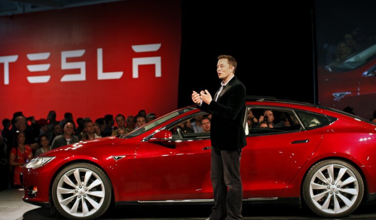 Илон Маск заявил, что Tesla обойдет Apple