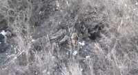 Росіяни знову розстріляли українських військових, які здавались у полон: страшне відео