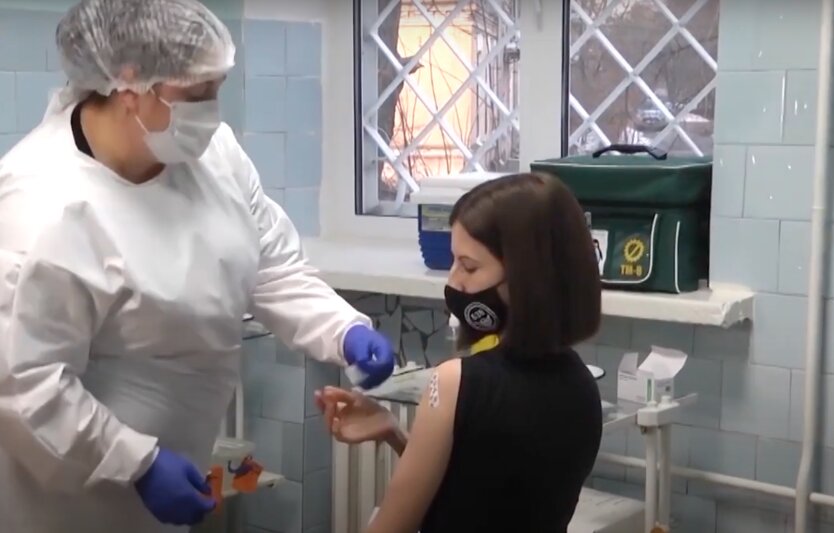 Вакцинация от COVID-19 в Украине, комаровский