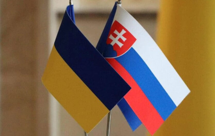 Словаки собрали почти 4 млн евро после отказа властей от помощи в закупке снарядов для Украины