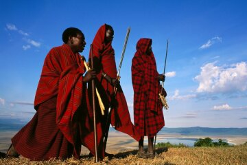 World_Africa_Masai_at_the_Edge_of_the_Ngorongoro___Tanzania___Africa