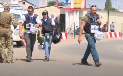 Энрике Мора,Наблюдатели ОБСЕ на Донбассе,Джеймс Шерр,Война на Донбассе