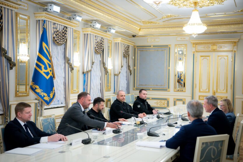 Делегації України та США