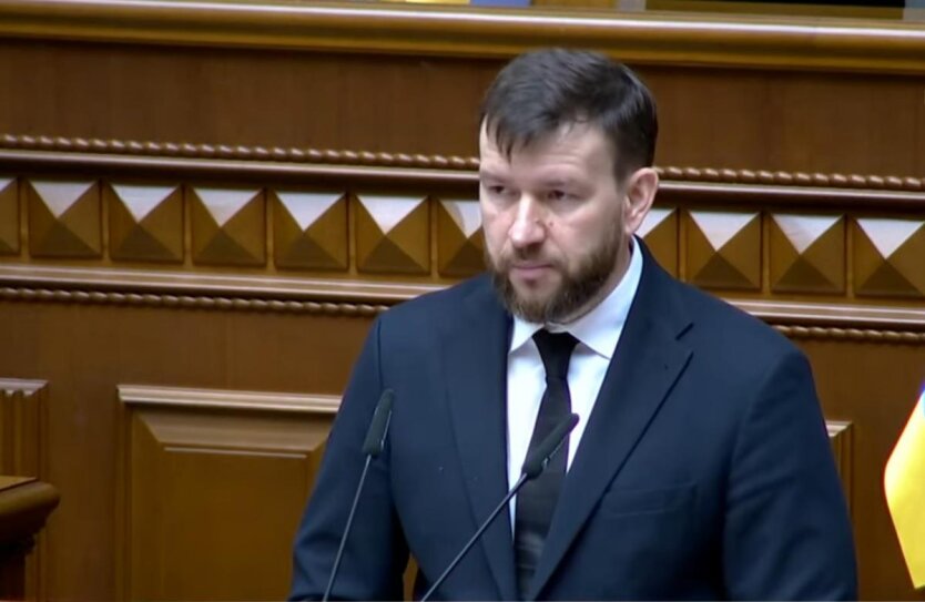 Денис Улютін