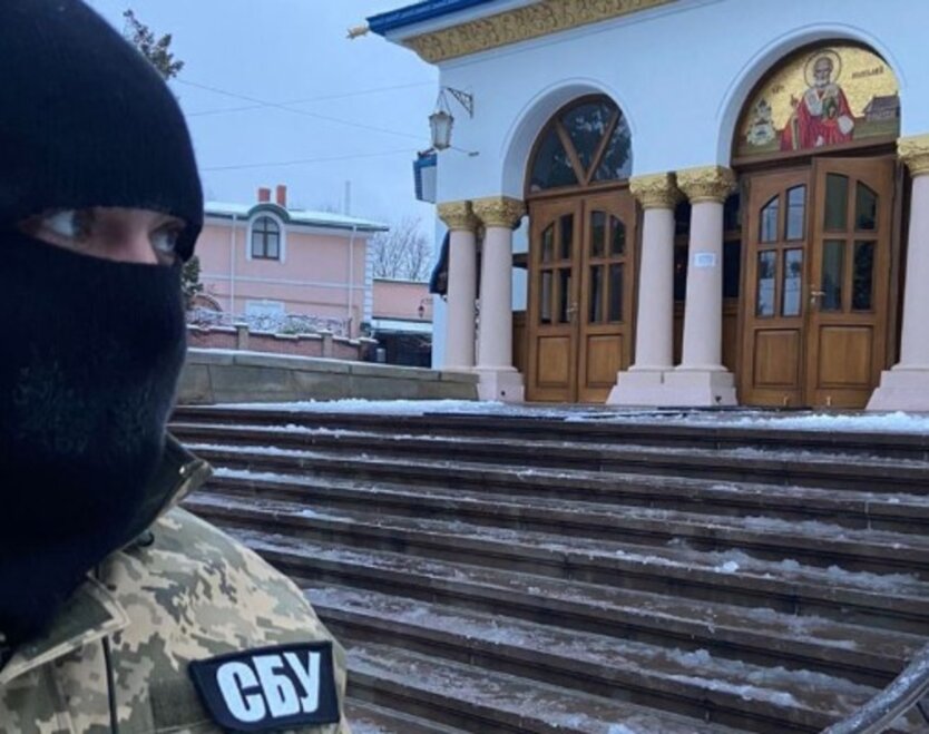 Обыски в помещениях УПЦ (МП) на Буковине: СБУ сообщила об интересных "находках"