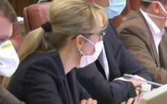 Украинцам показали зарплаты Шмыгаля и министров за март
