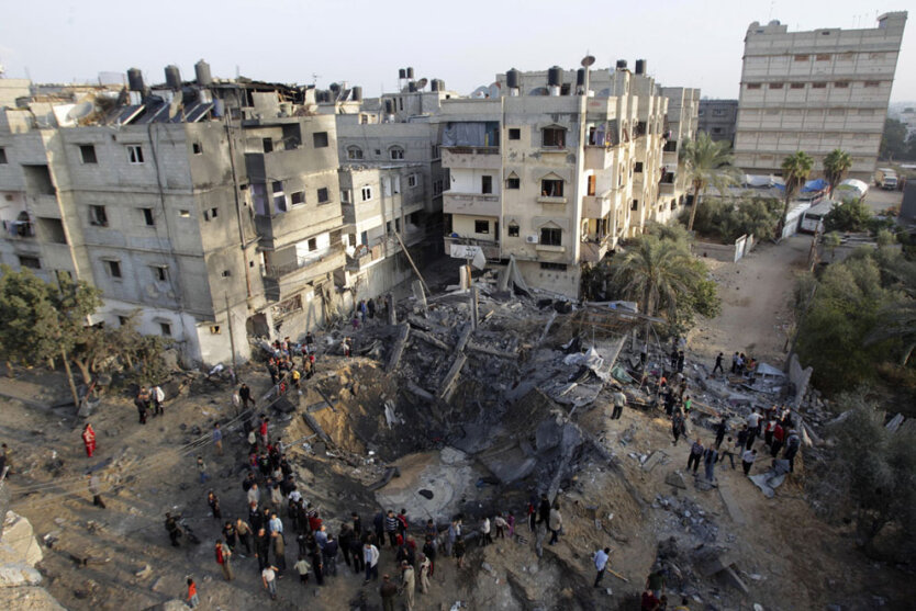 Немного осталось от дома на которой упала израильская ракета  в Хан-Юнис на юге сектора Газа