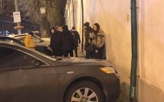 избиение автомобиля