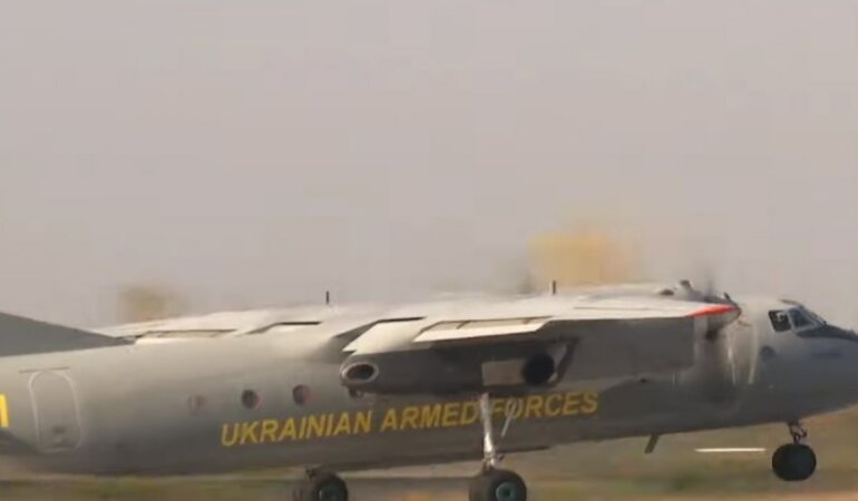 Крушение самолета АН-26 на Харьковщине,Версии падения АН-26 в Харьковской области