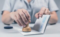 Выезд мужчин за границу