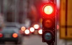 Проезд на красный / Фото: cars24.com