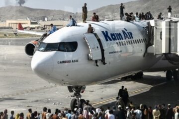 США закроют аэропорт Кабула после гибели людей: детали