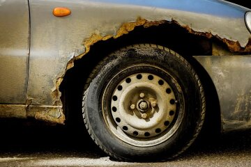 Іржавий Ланос