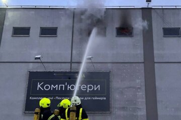 Пожежа у ТРЦ "Космополіт" / Фото: t.me/dsns_telegram