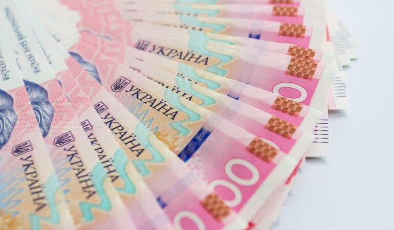 Дефицит госбюджета / Canva