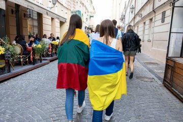 Робота без знання мови та грошова допомога: українським біженцям відповіли, що потрібно знати про проживання у Литві
