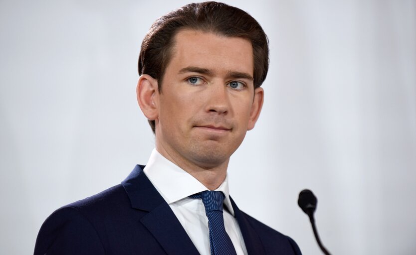 Канцлер Австрии Курц уходит в отставку на фоне обвинений в коррупции